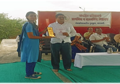 जनहित प्रतिष्ठान आयोजित वक्तृत्व स्पर्धेत प्रथम क्रमांक